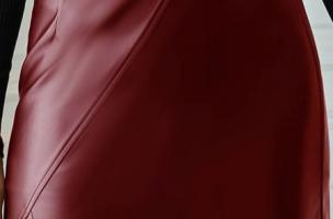 Mini faux leather skirt with high waist and slit Helia, burgundy