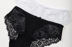Set of two panties with lace, various colors