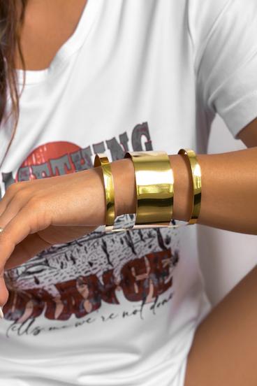 Elegant bracelet, gold color.