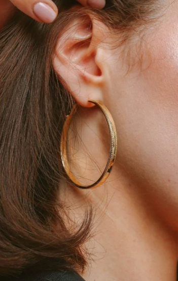 Elegant round earrings, ART851, gold color