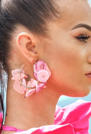 Elegant earrings with flowers, pink