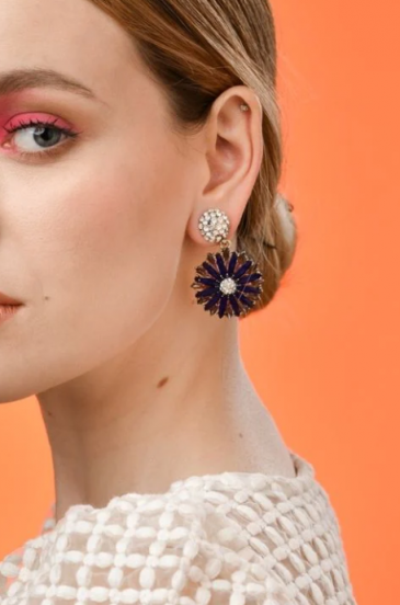 Elegant earrings with rhinestones, purple
