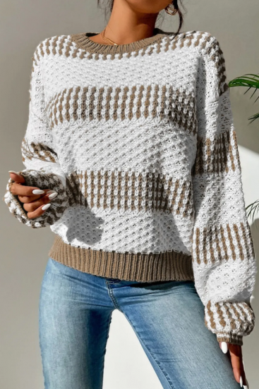 Sweater in two-tone, multicolor combination.