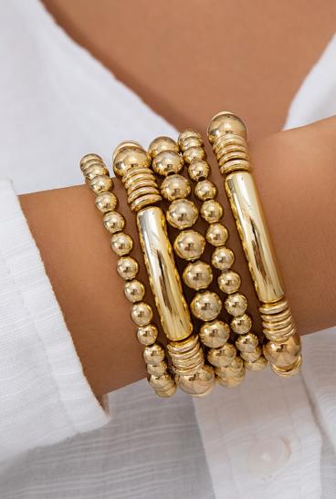 Elegant set of four bracelets, gold color