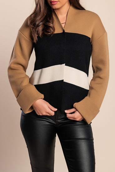 Knitted cardigan with "V" neck, beige/black/white
