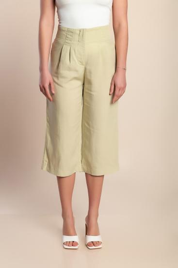 Plus size capri pants, light green