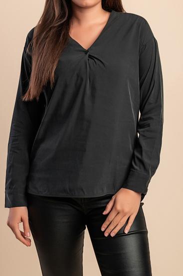 Blouse with "V" neckline, black