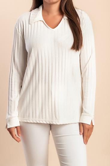 Plus size top with collar, white