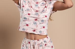 Short pajamas with floral print, light pink