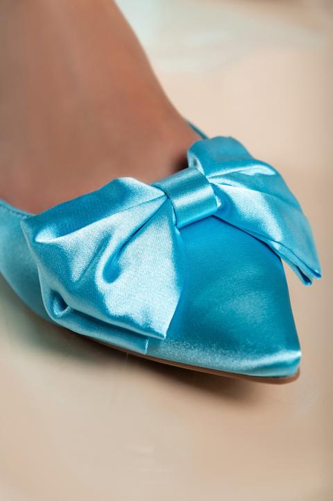 Shoes with decorative bow, blue